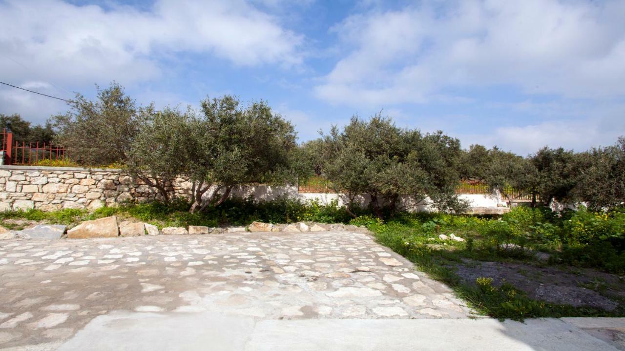 Fοivos And Athina Villa