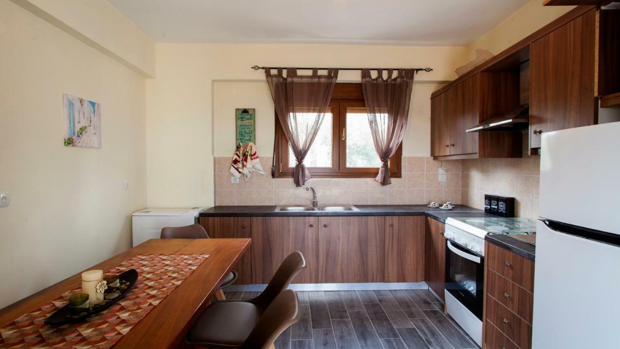 Fοivos And Athina Villa Archanes