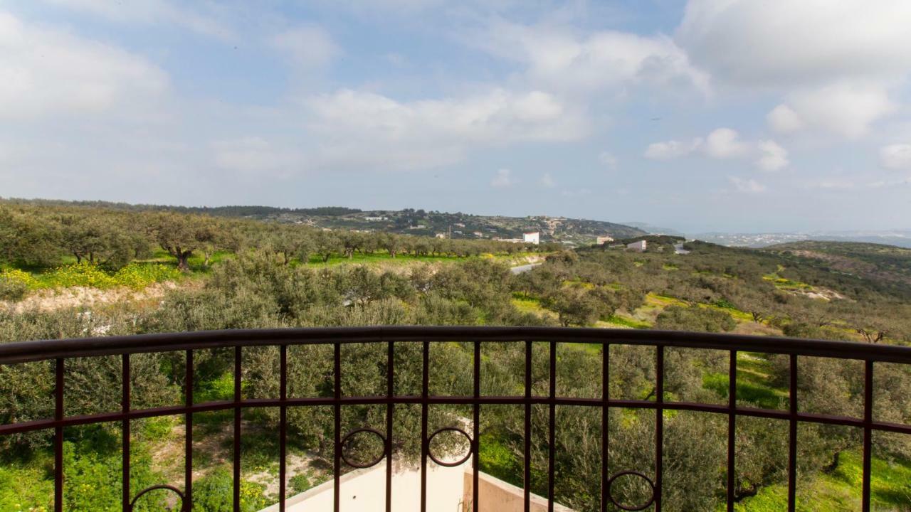 Fοivos And Athina Villa *